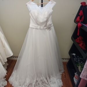 Mori Lee White Lace Wedding Dress